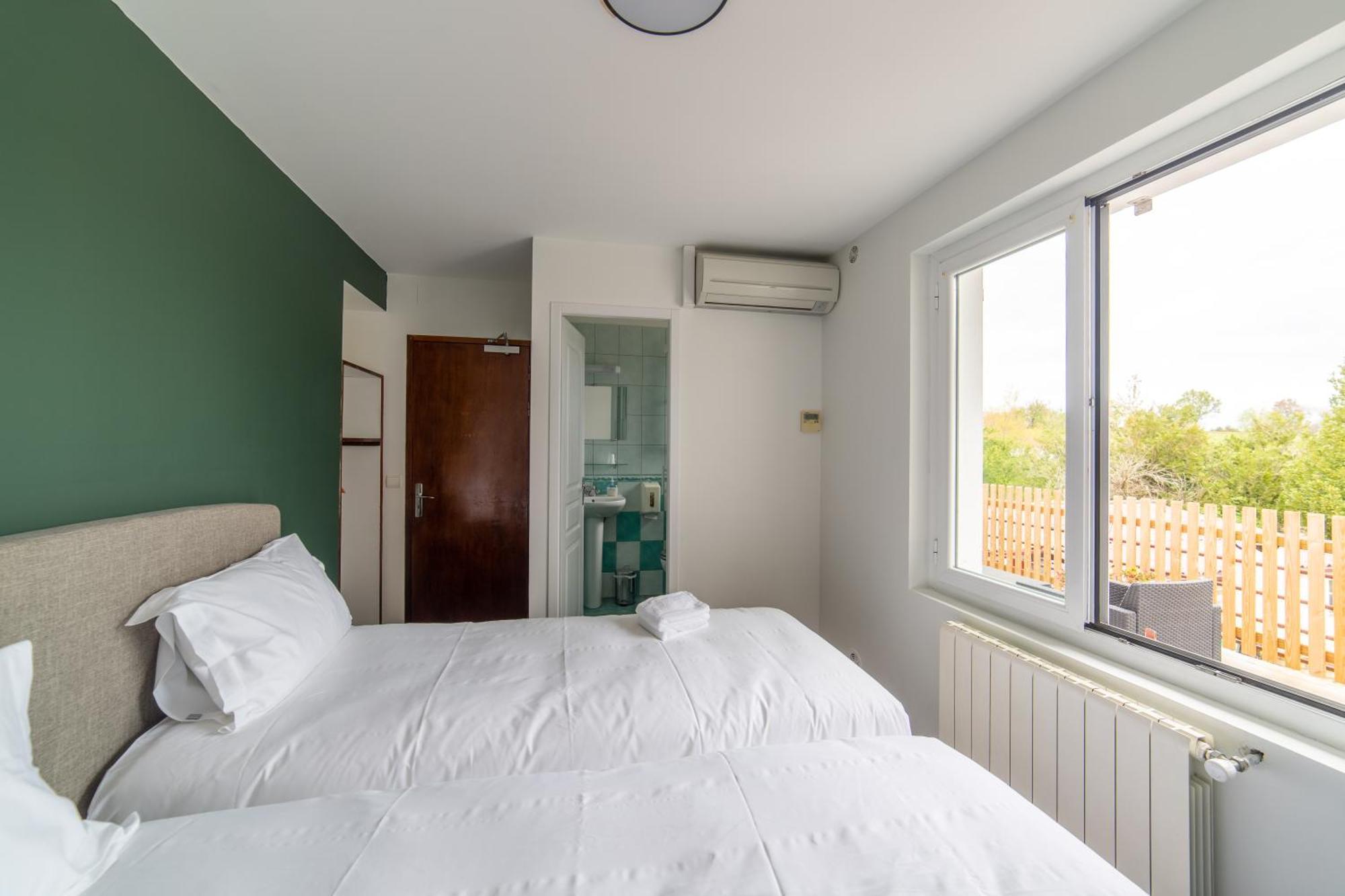 Auberge Trabenia Ascain Habitación foto