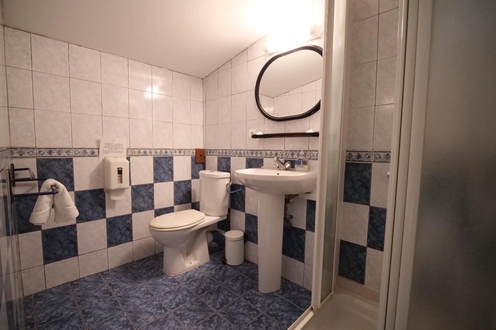 Auberge Trabenia Ascain Habitación foto